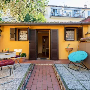 San Frediano Cozy Studio With Private Patio Appartamento