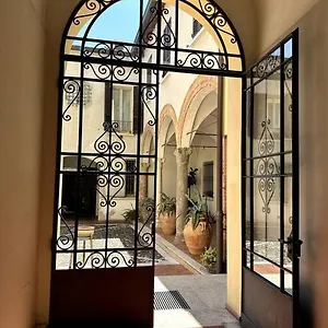 https://casa-petrucci-2-centro-storico.emilia-romagnahotels.net